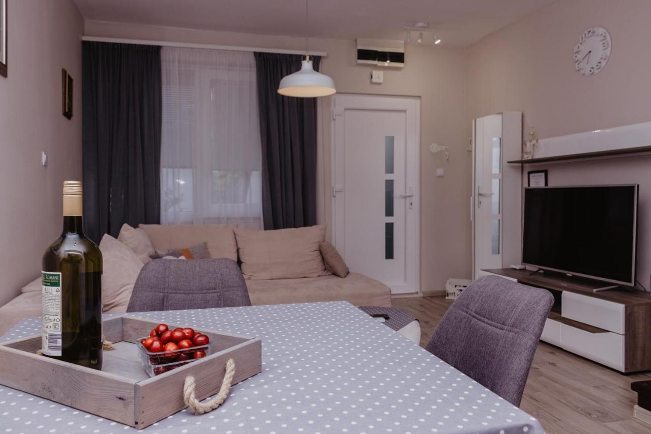 Apartment Tea Split Luaran gambar